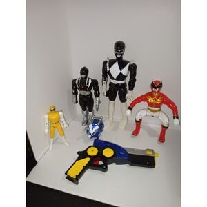 Vintage  Power Rangers Action Figures  Mix Lot Of 6 Use Figures And Gun